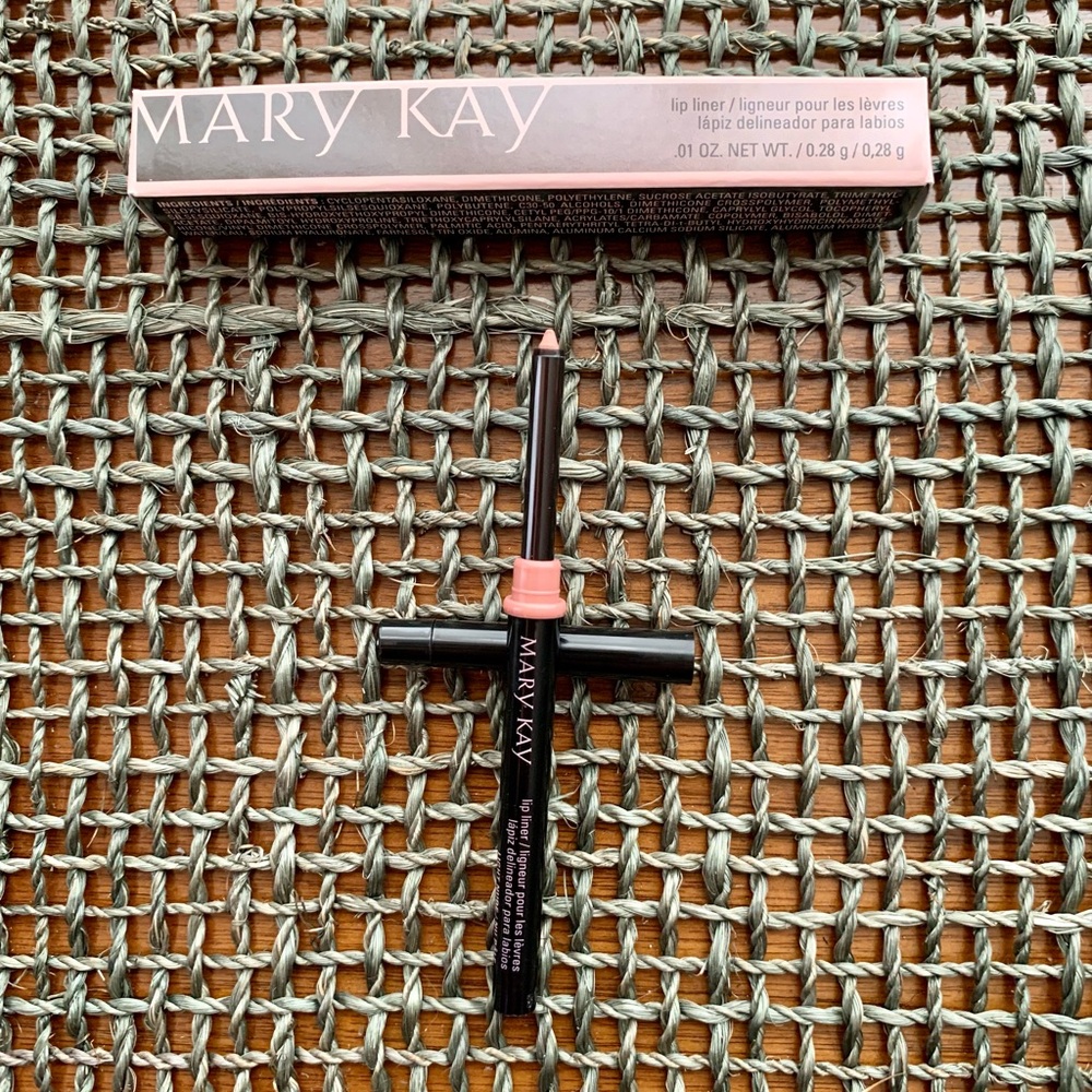 Mary Kay NIP Light Nude Lip Liner